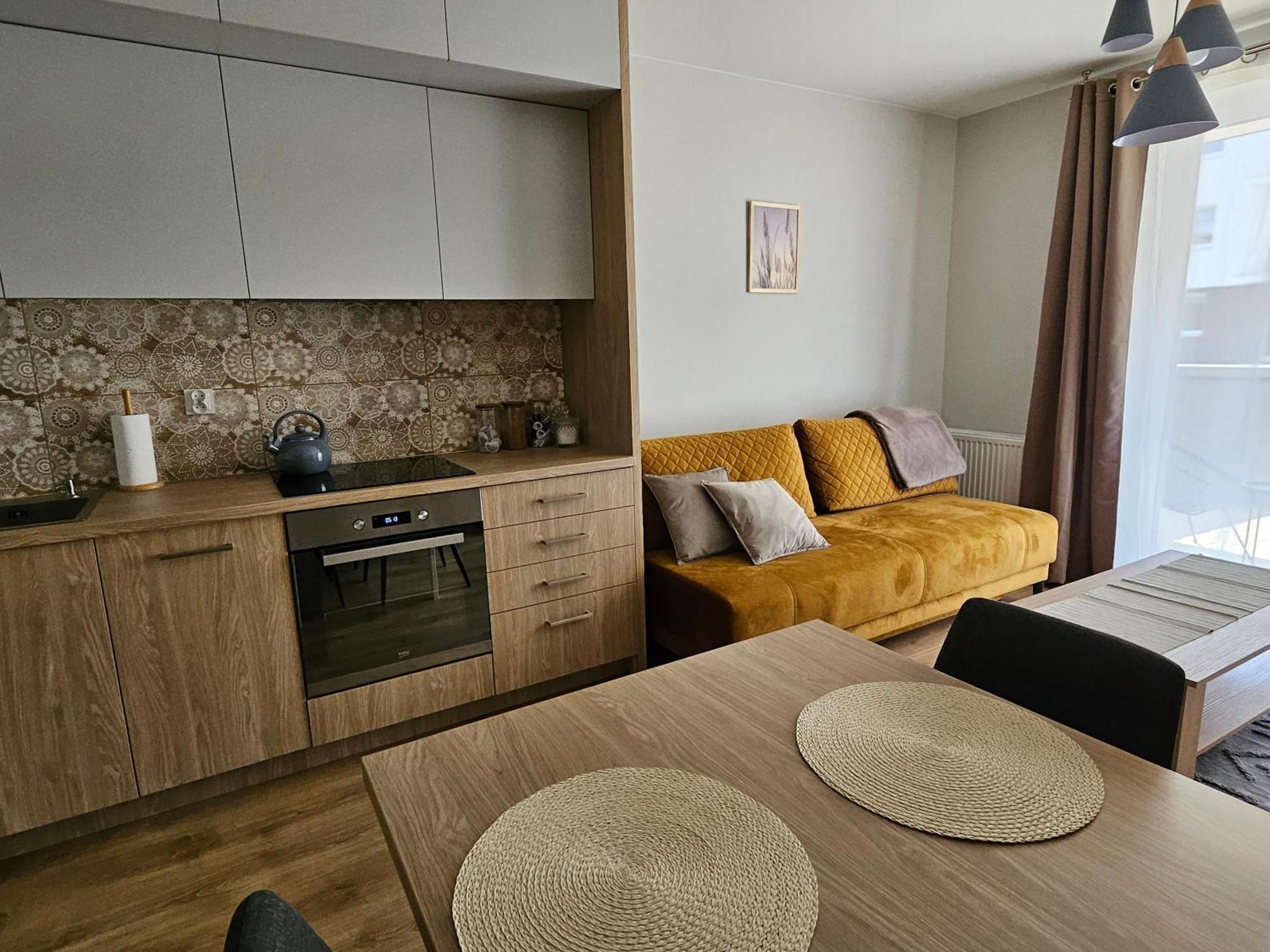 Apartment Urban Jungle Brown *